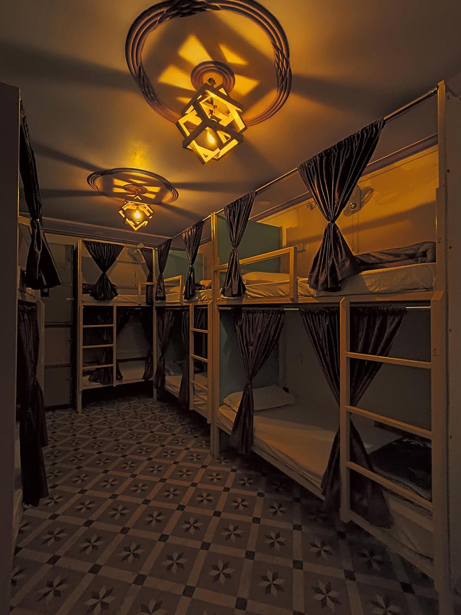 Hostel Gypsy Diaries *